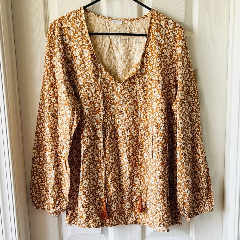 Chic Floral V-Neck Blouse